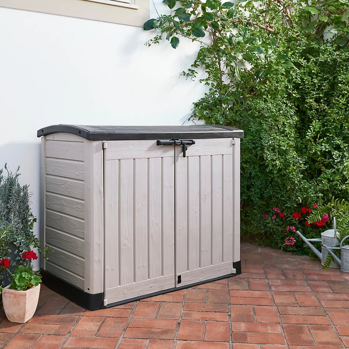 keter-store-it-out-arc-beige-brown-1200l-garden-storage-box-h-1200mm-w-1460mm_5397007165784_02i_bq.jpg